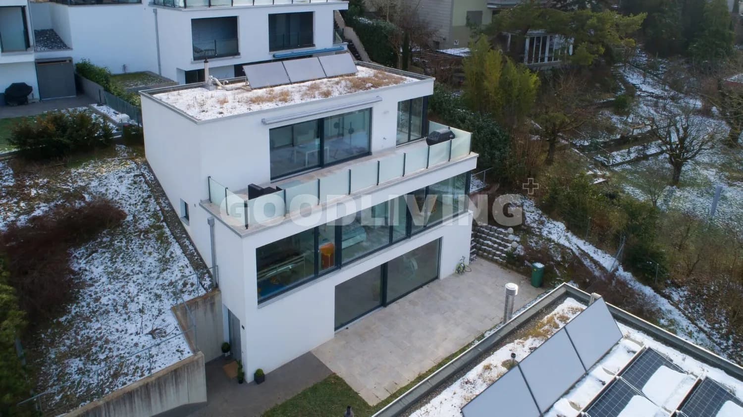 Neuwertiges 6.5-Zimmer-Einfamilienhaus (BJ 2017) mit 245 m² Wohnfläche