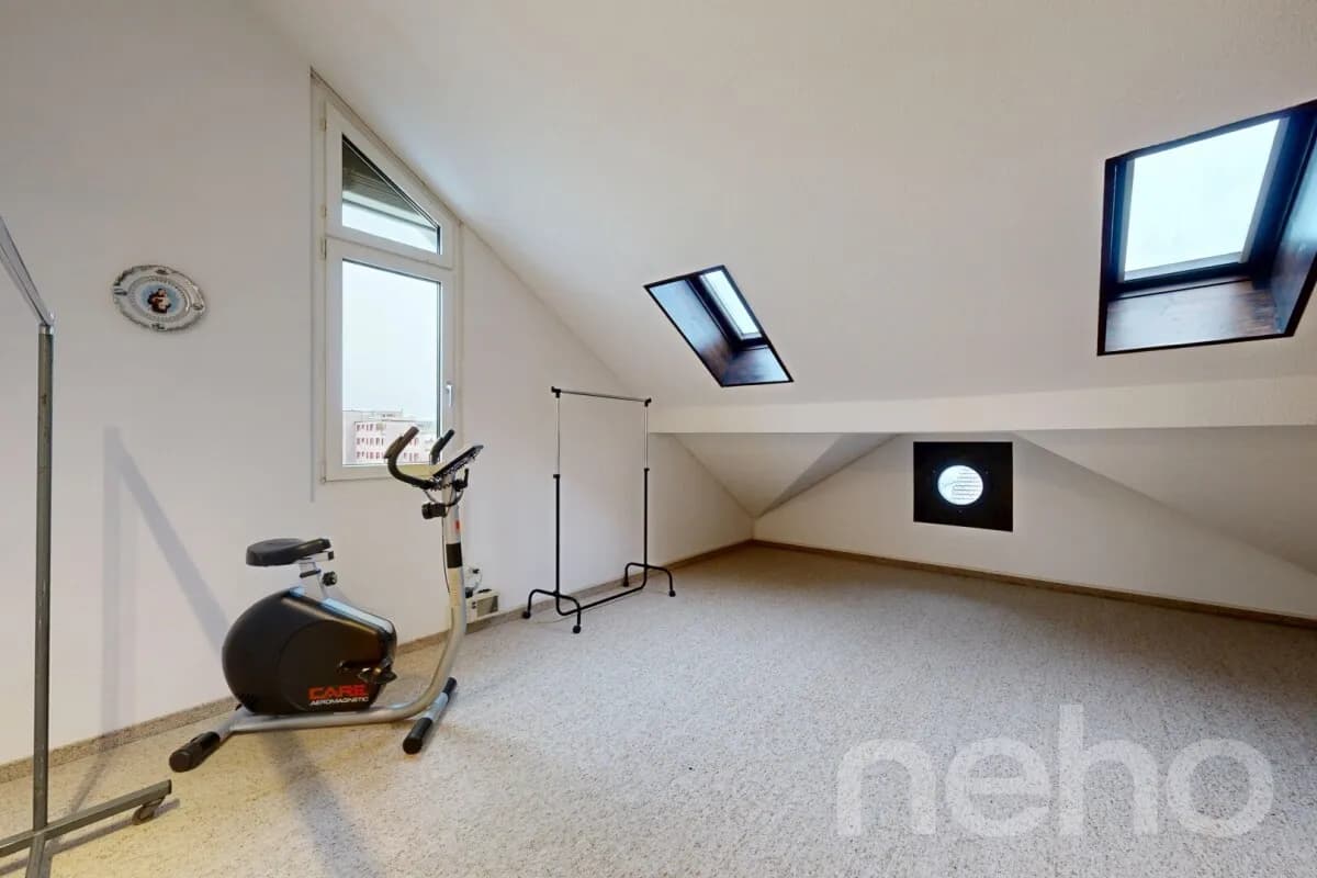 Grosszügiges Haus mit Garten, Doppelgarage und Tempo-30-Lage