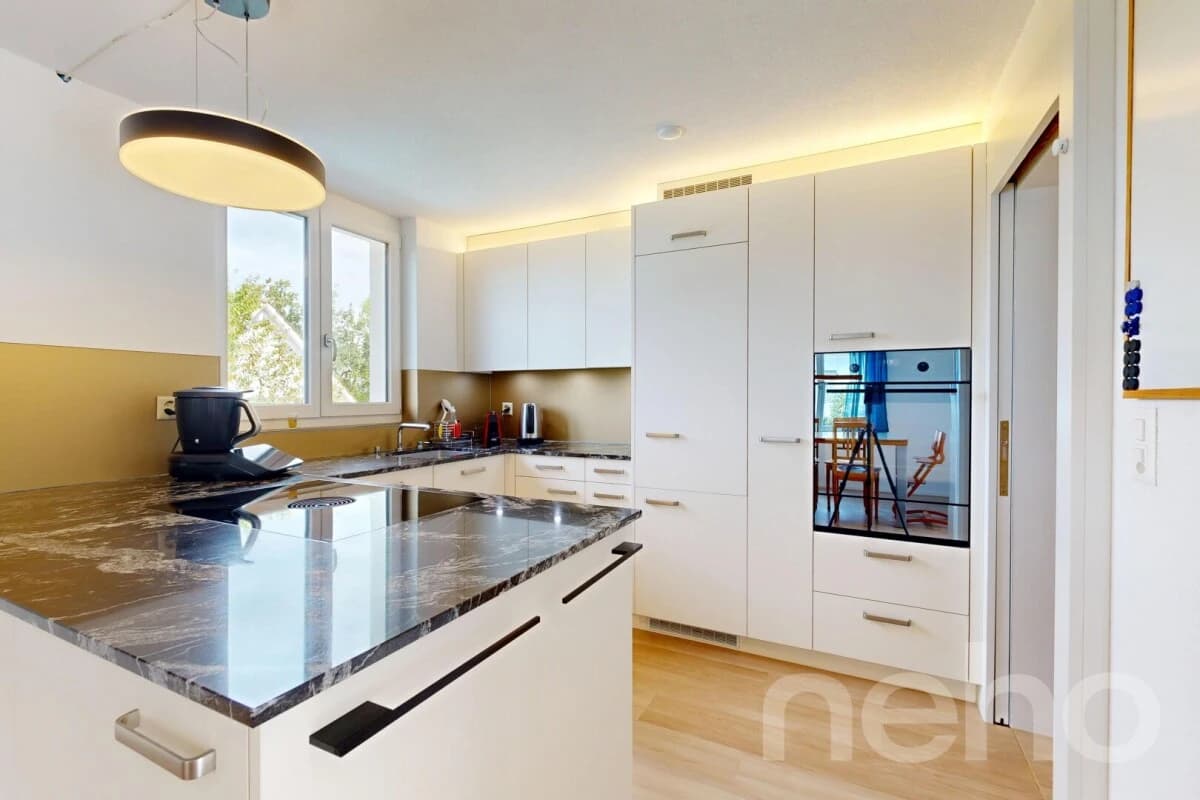 Moderne 4.5 Zimmer Doppelhaushälfte mit Garten und Teils Weitblick