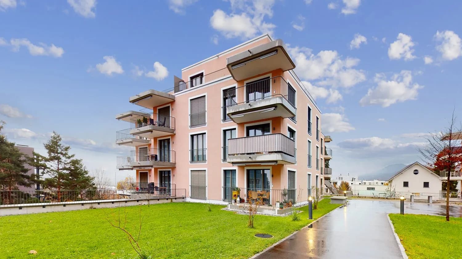 Neubauwohnung in ruhiger Lage sucht einen Nachmieter per 01.05.2026.