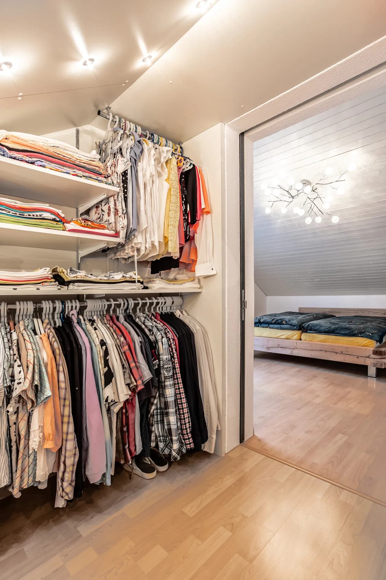 Grosses Einfamilienhaus in oberster Lage mit Blick übers Limmattal