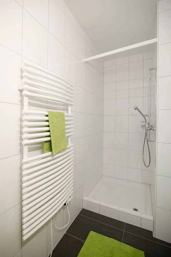 Grosszügige, moderne Wohnung mit Loggia