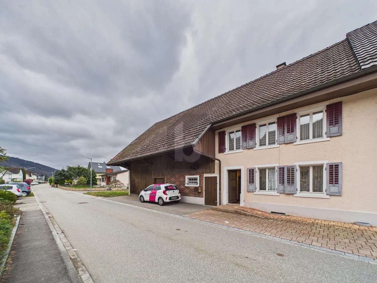 VIEL PLATZ - MIT SCHEUNE UND GROSSEM GARTEN!