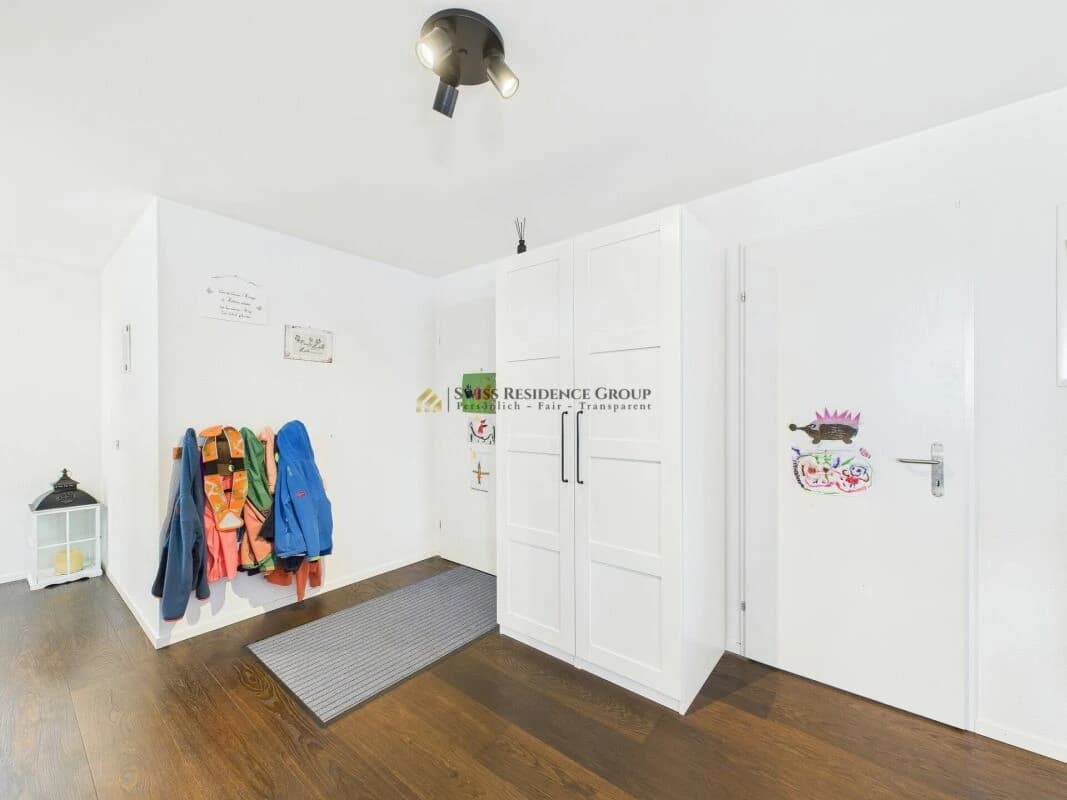 Exklusives Wohngefühl: Dach-Maisonette mit Klimaanlage im steuergünstigen Neerach