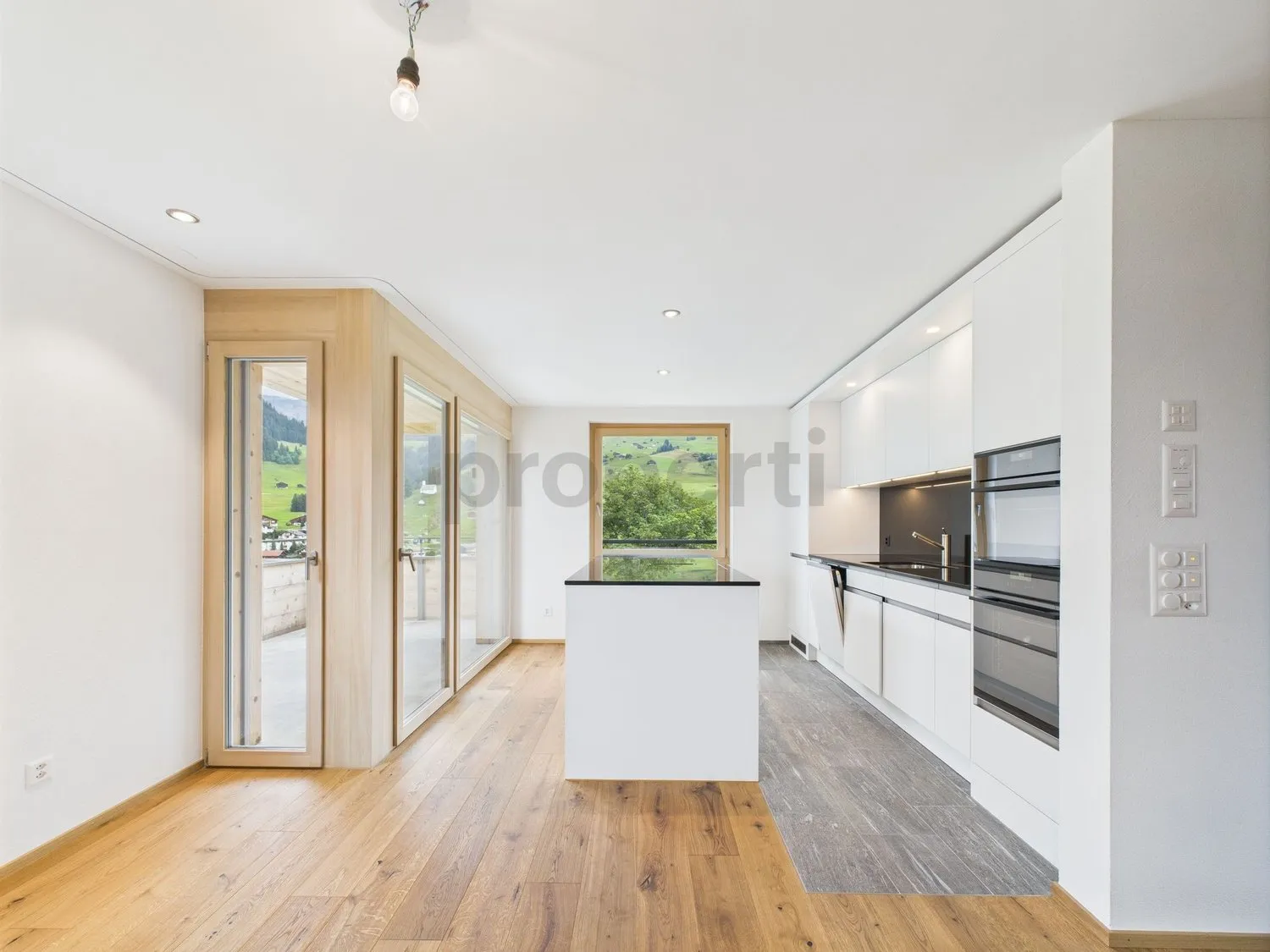 Schöne 5.5-Zimmer Maisonette-Neubauwohnung mit Berg- und Seeblick in Brigels