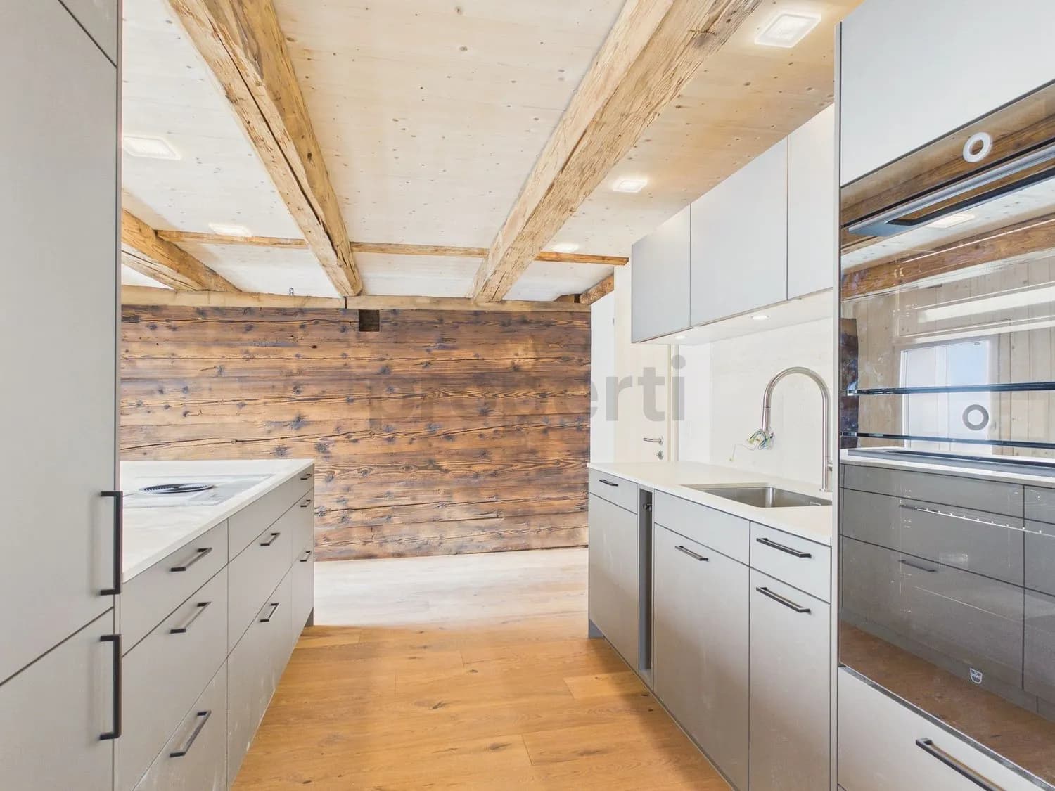 Neu renovierte 7-Zimmer-Maisonette mit grosszügigem Grundriss, Ennetbürgen