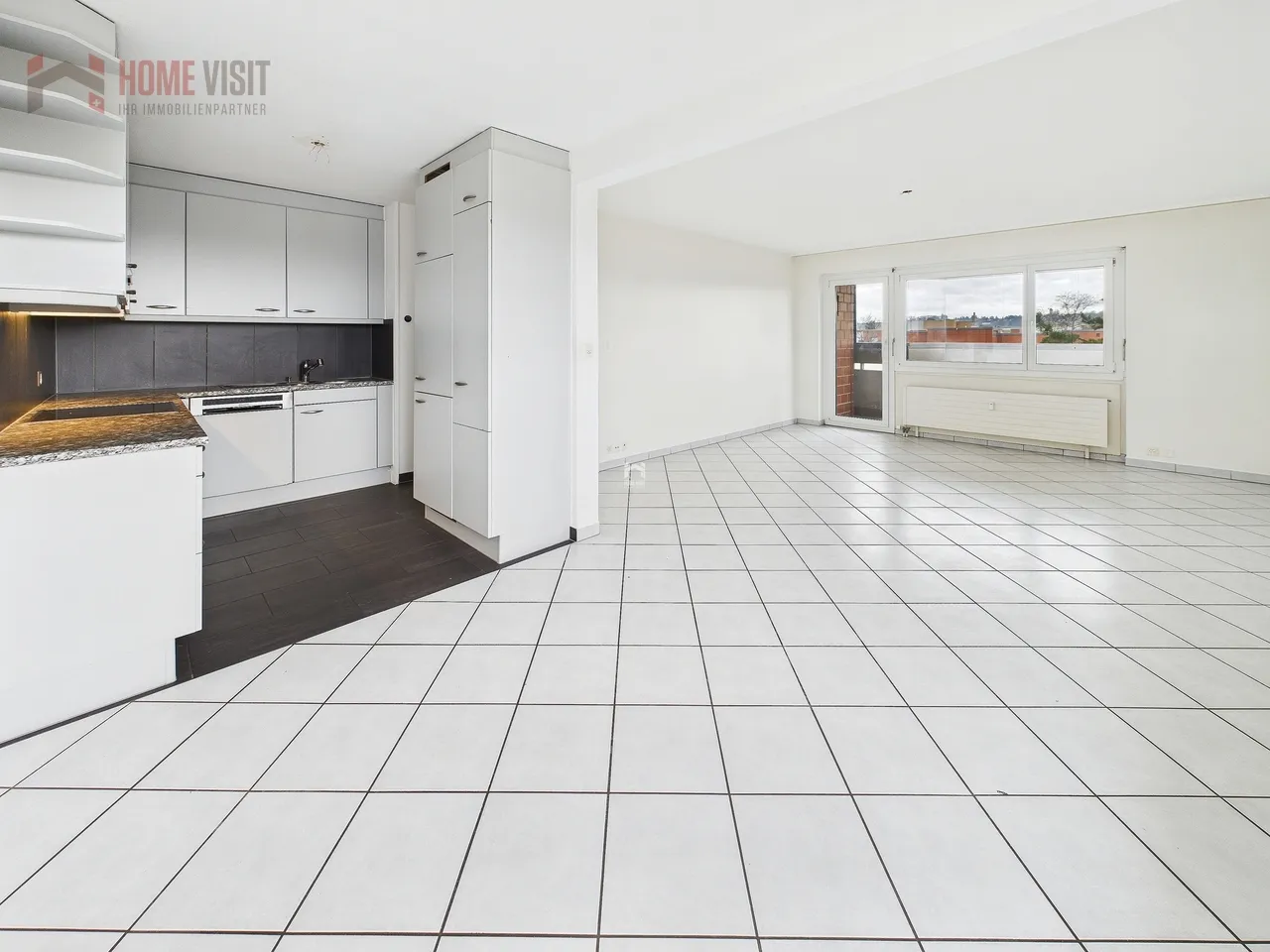 Helle 3.5-Zi.-Wohnung mit Lift und Garage - ideal für jedes Alter