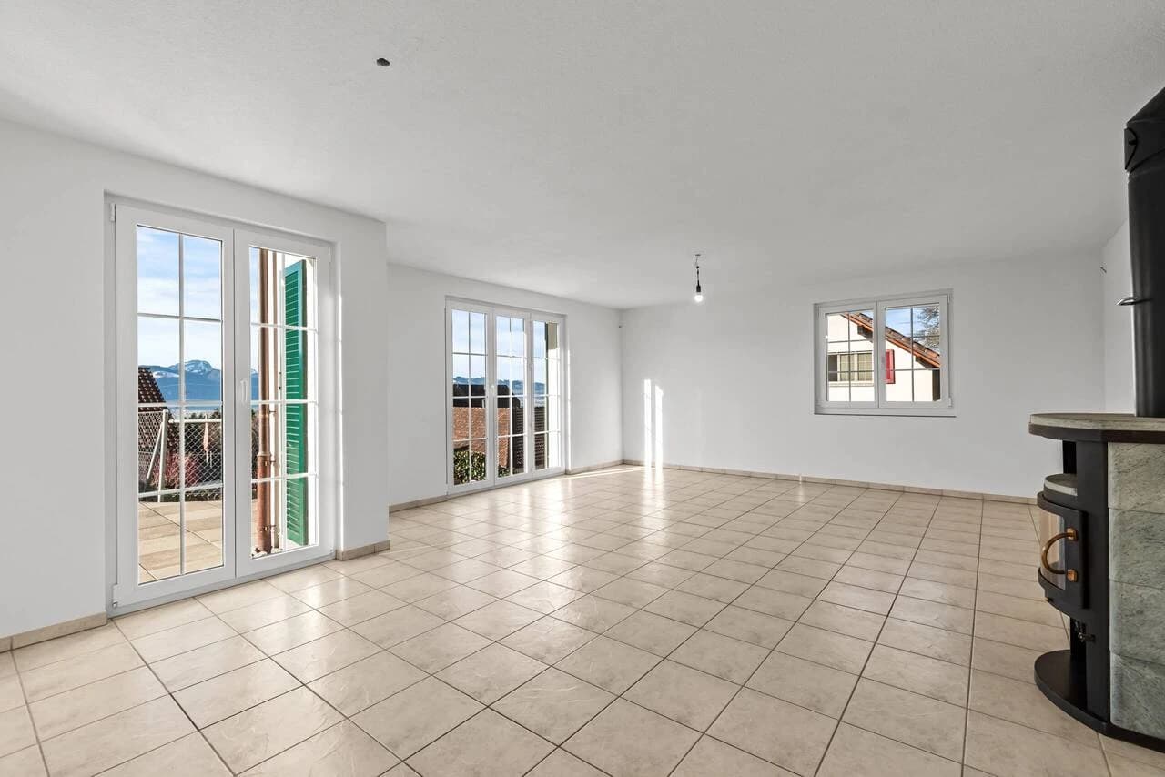 Sonniges Wohnen über der Nebelgrenze mit Pool und Weitsicht