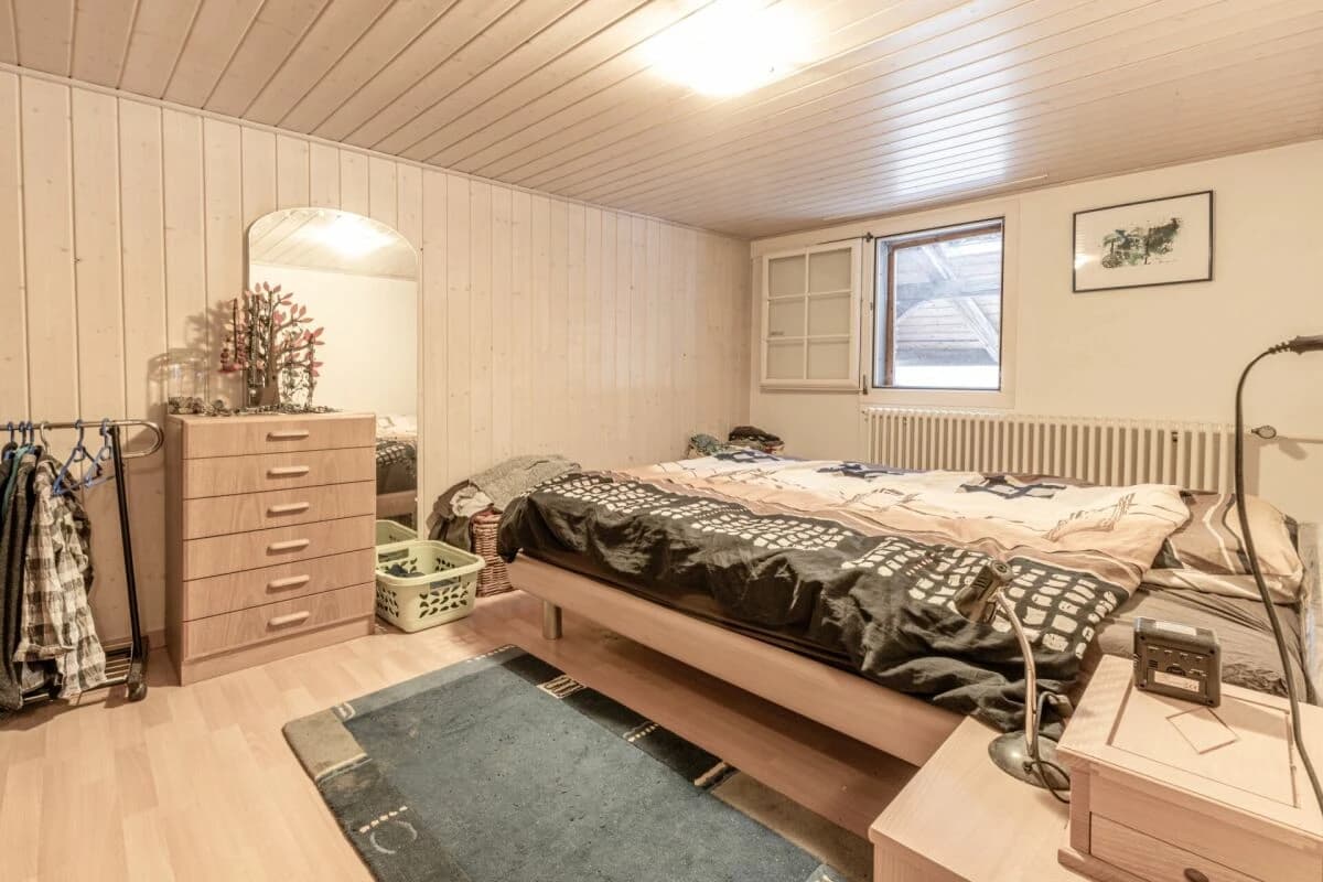 Potenzialreiches Bauernhaus mit drei Wohneinheiten und Scheune