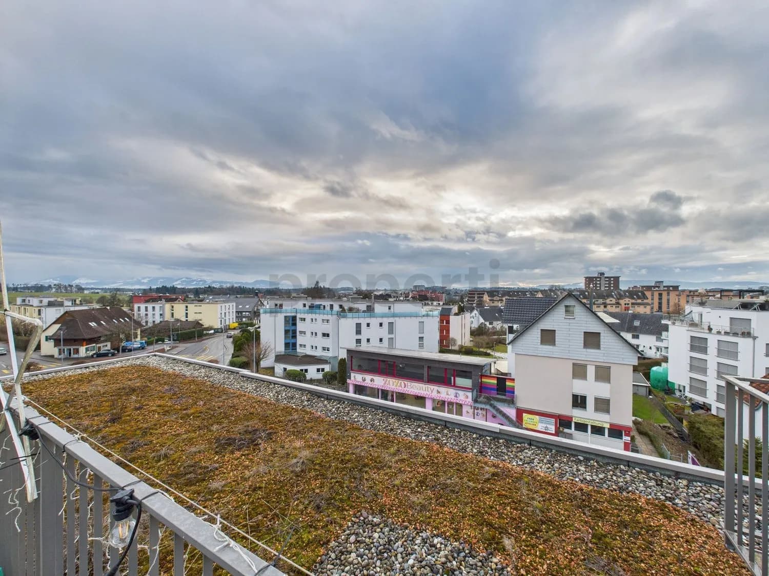 WEITBLICK MIT VIEL PLATZ