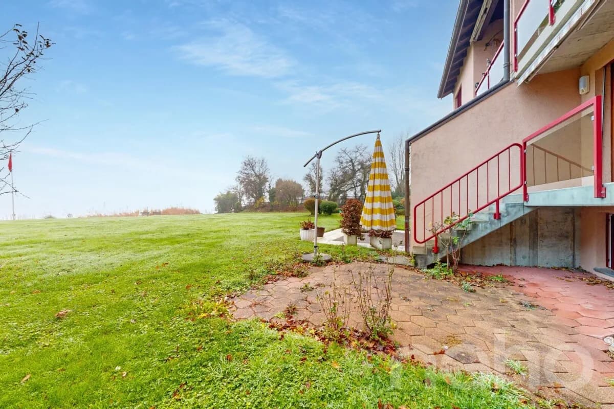 Duplex-Gartenwohnung direkt am See mit eigenem Bootsplatz