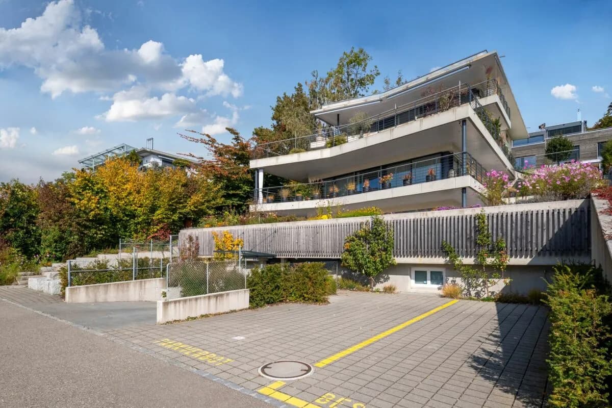 Raum für hohe Ansprüche: Terrassenwohnung im Leisihalden-Quartier