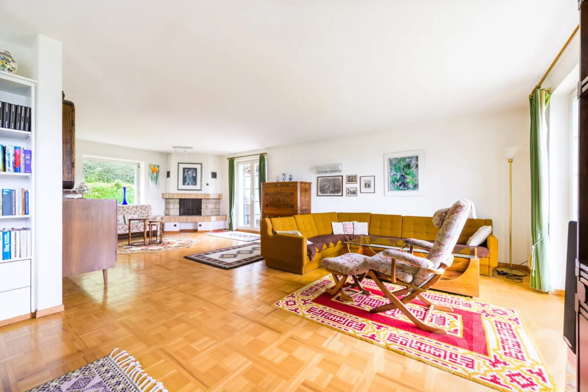 Grosszügiges Einfamilienhaus mit Weitblick und traumhaftem Garten