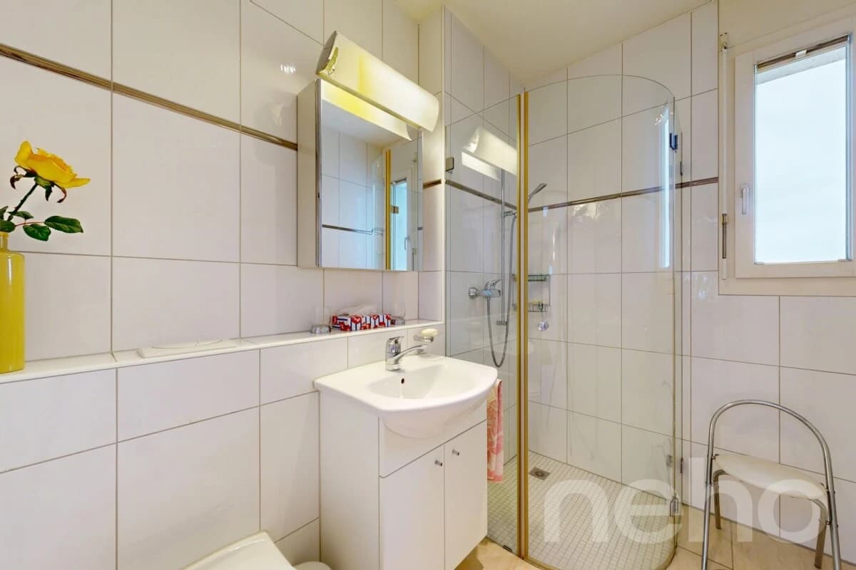 Sonniges Attika-Juwel: Direkter Liftzugang, Cheminée & Panoramasicht