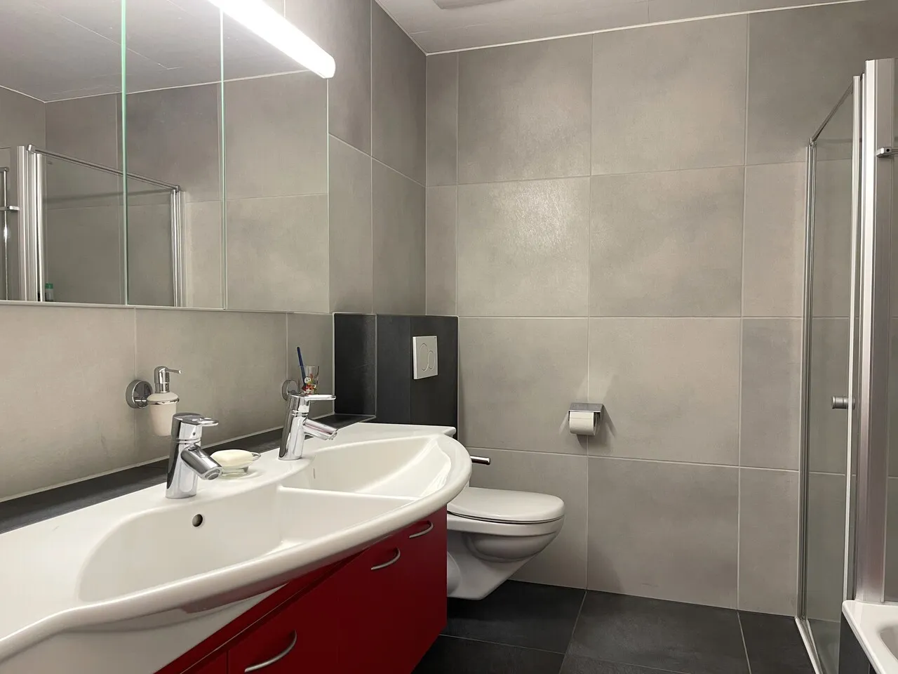 Helle 4½-Zi-Gartenwohnung mit Carport und Garten