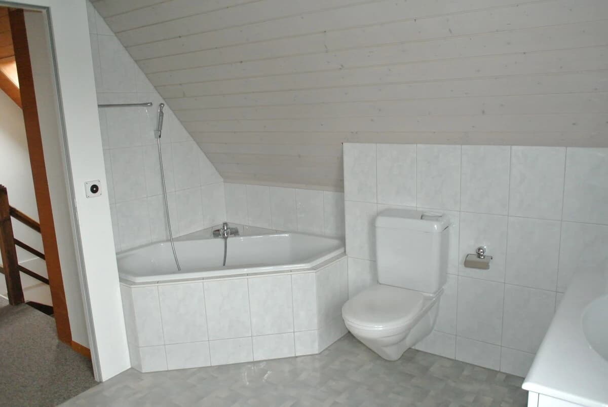 Zusammen wohnen  getrennt leben: 2-Familienhaus zu vermieten