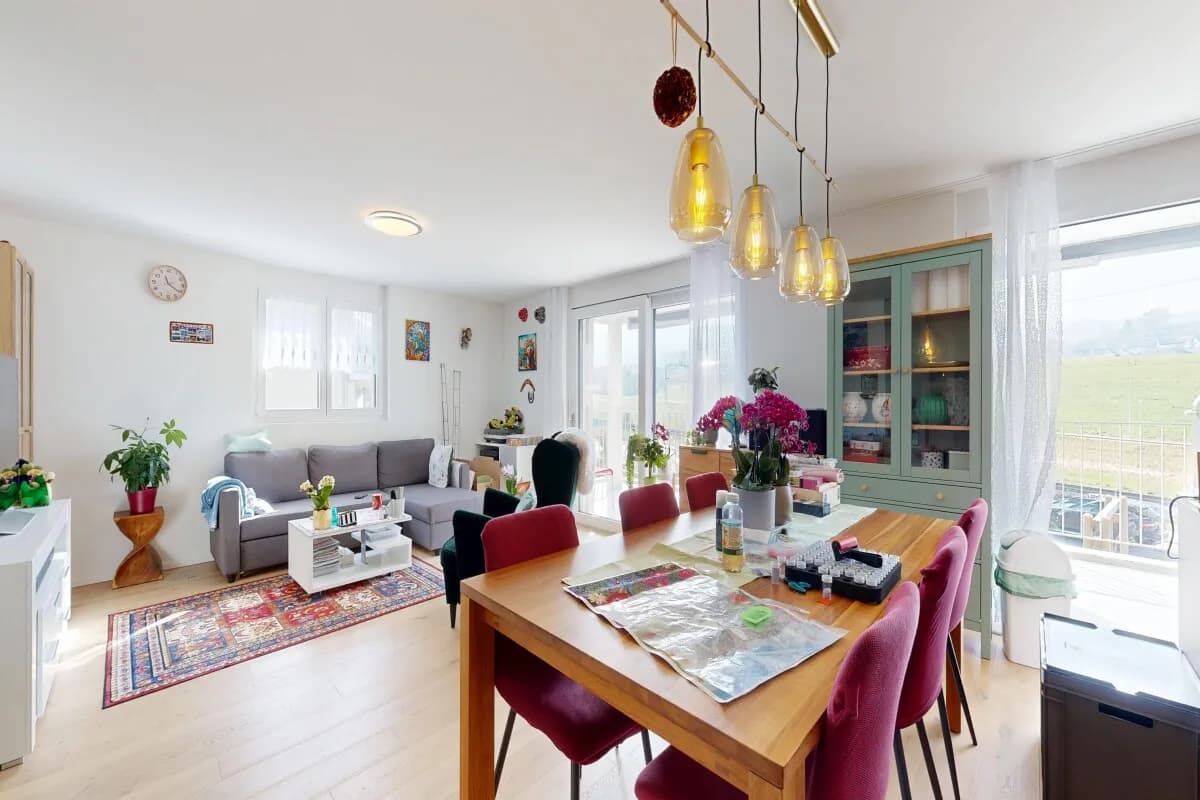 Neuwertige 4.5-Zimmer-Wohnung mit Südwestbalkon