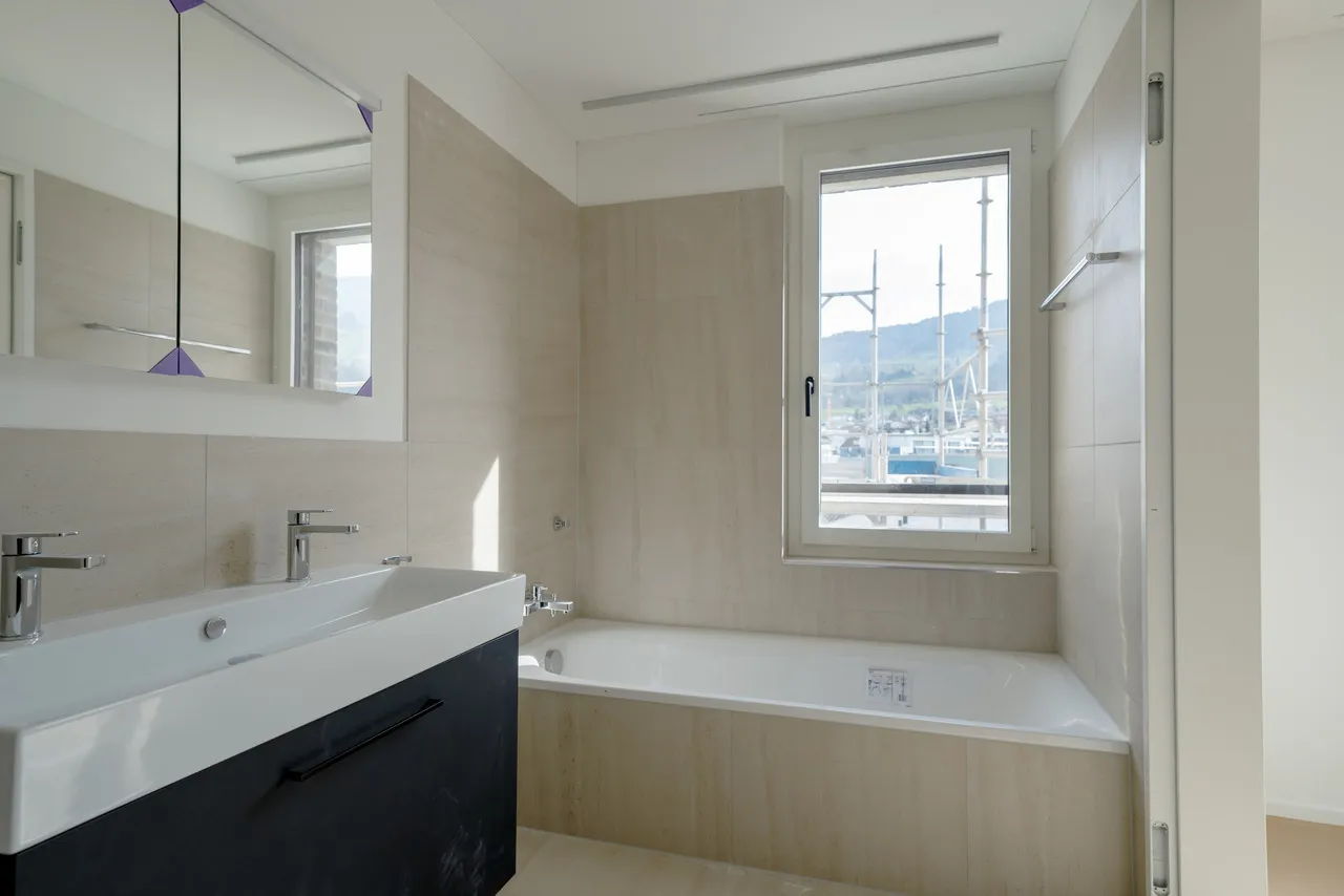 Traumwohnung mit schöner Loggia und Bergsicht