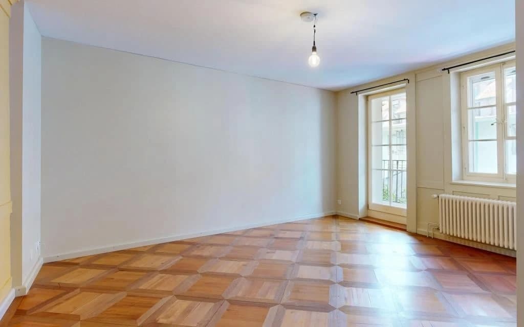 Gschichtsträchtigi Muure mit modernem Inneläbe ir Burgdorfer Autstadt