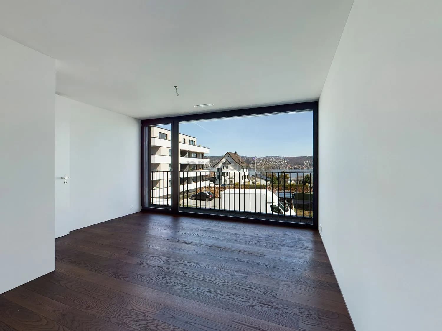 Exklusives Wohnen mit Seesicht  stilvolle 5.5 Zimmer Wohnung an idealer Lage