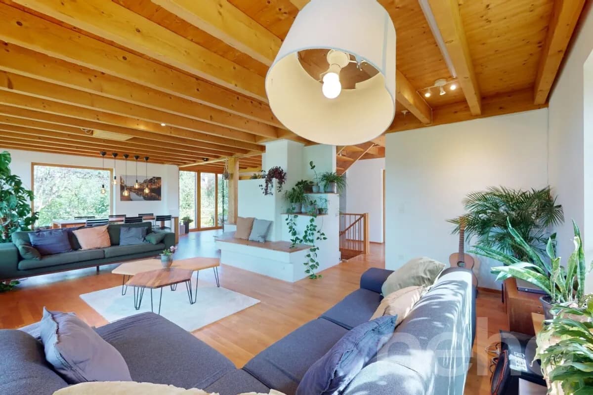 Lichtdurchflutetes Raumwunder mit nachhaltiger Bauweise