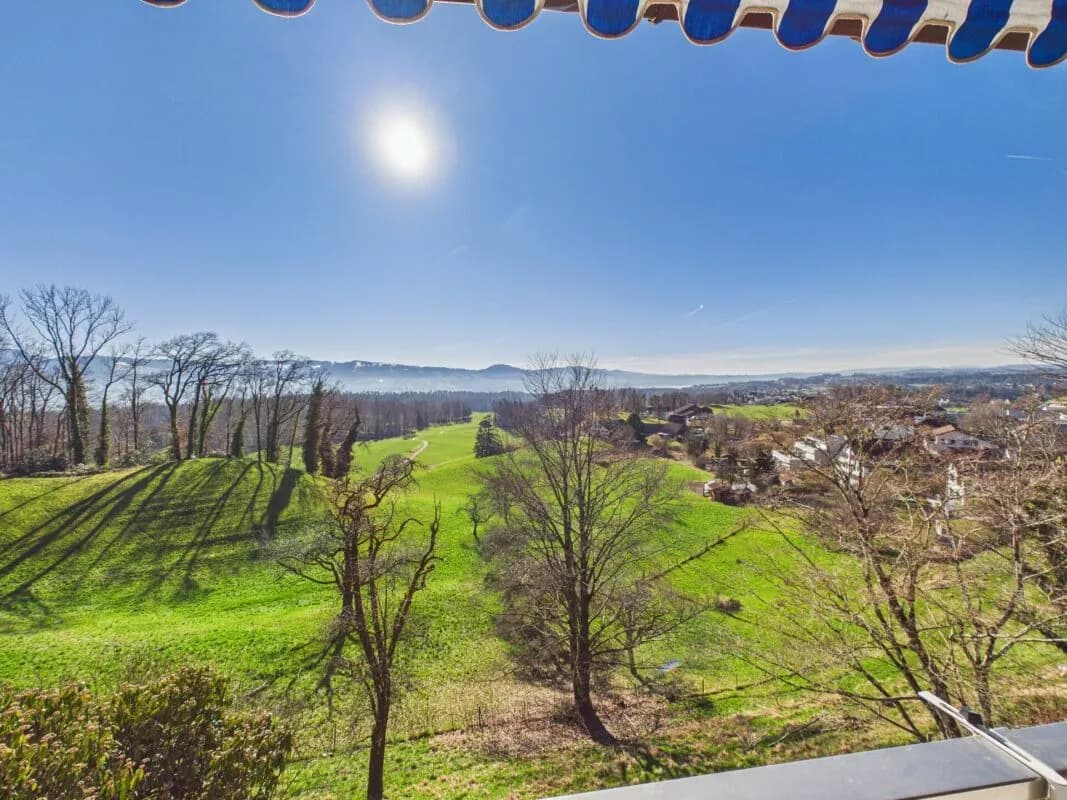 TRAUMHAFTE WEITSICHT IN RUHIGER LAGE