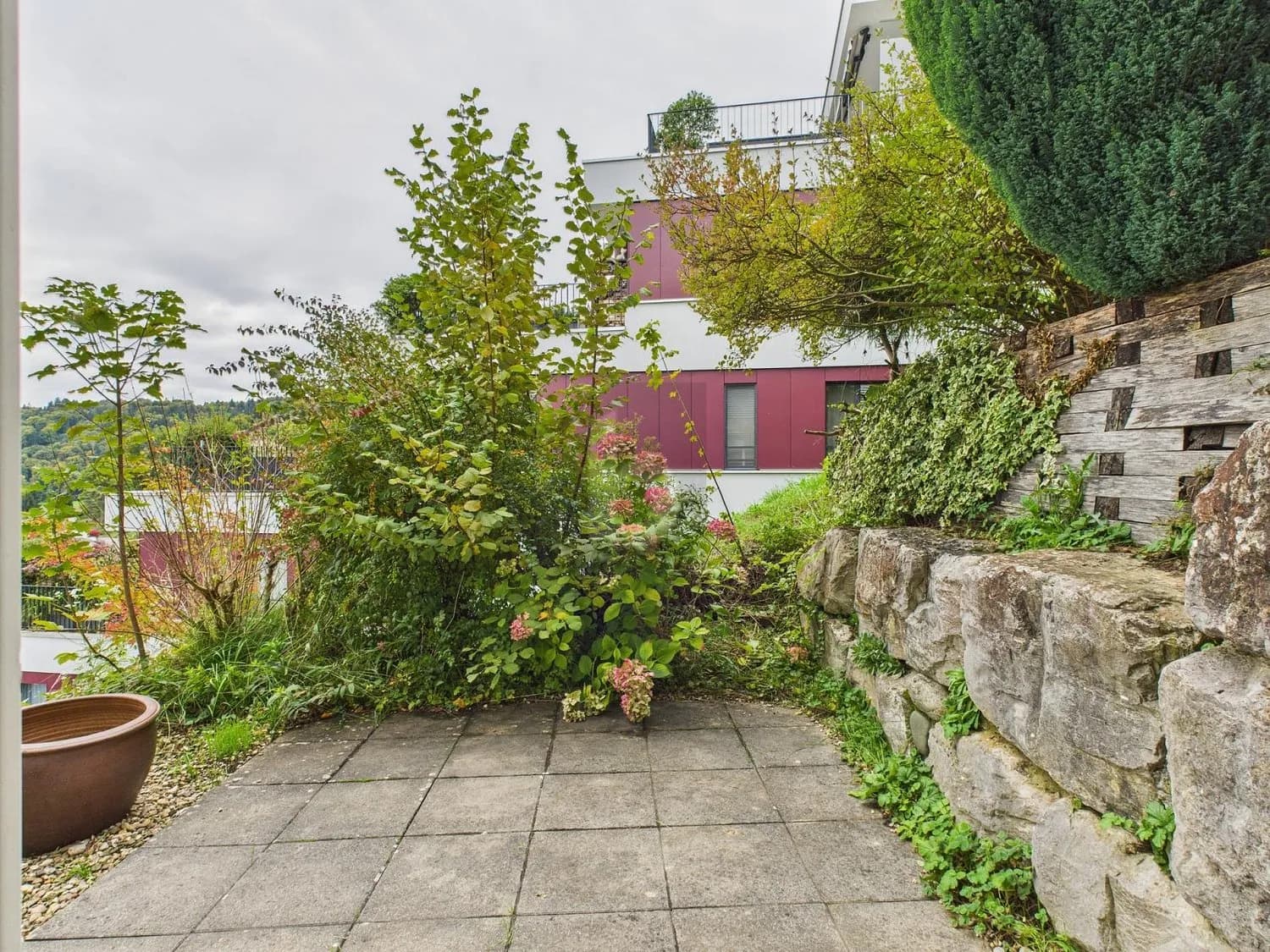 GROSSE TERRASSE AN TOP LAGE UND TRAUMAUSSICHT