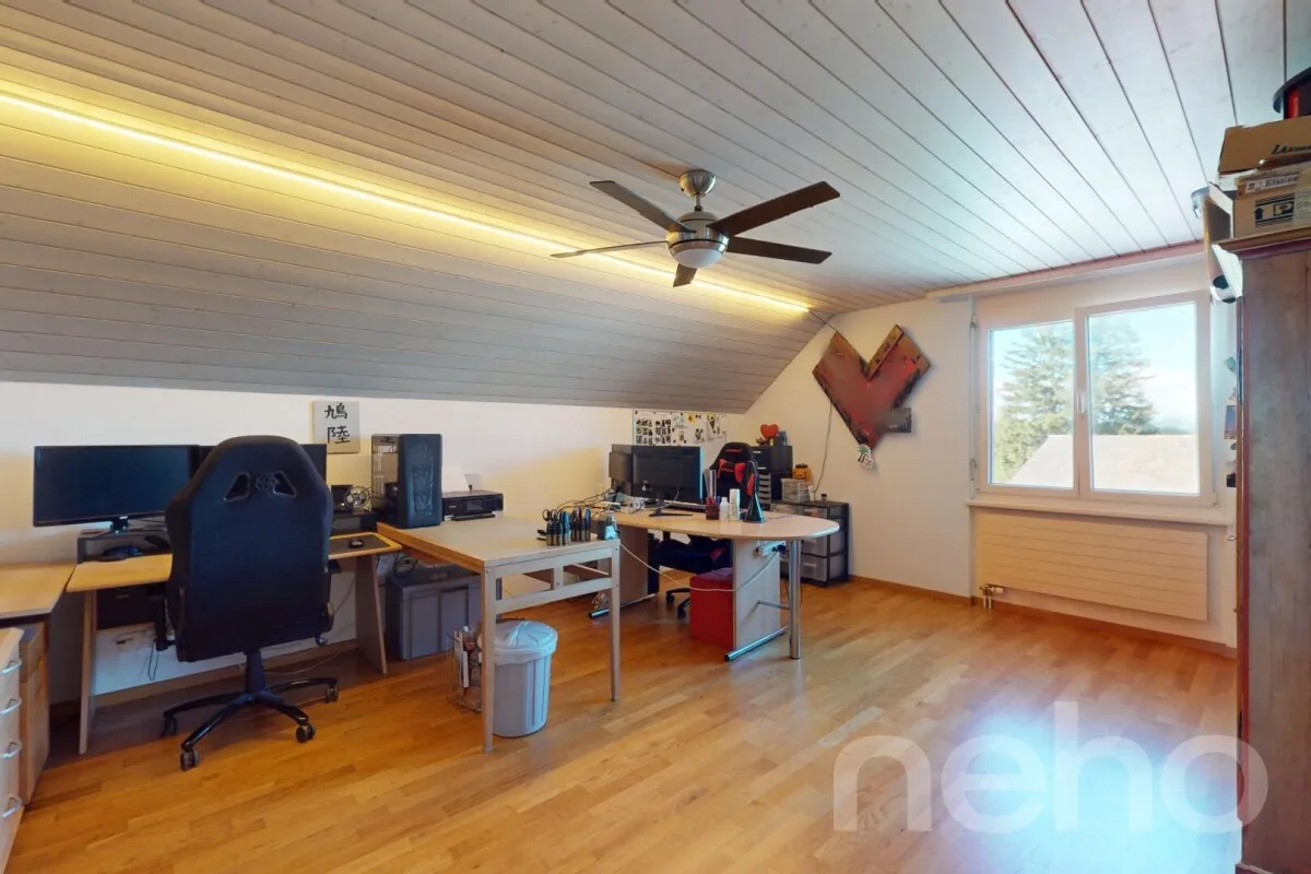 Grosszügige Doppelhaushälfte an ruhiger Lage in Märwil