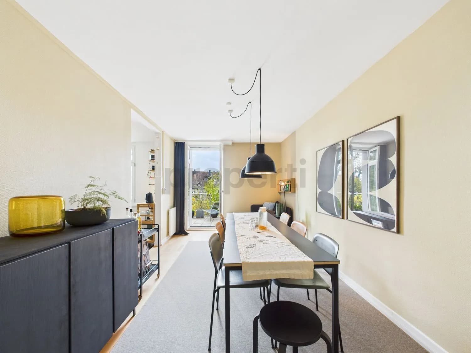 Elegante 6-Zimmer-Altbauwohnung, kernsaniert und lichtdurchflutet