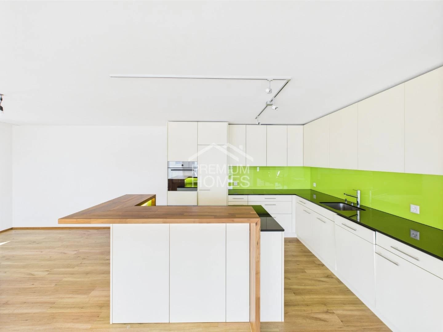 Einziehen & Geniessen - Exklusiv wohnen auf einer Etage!