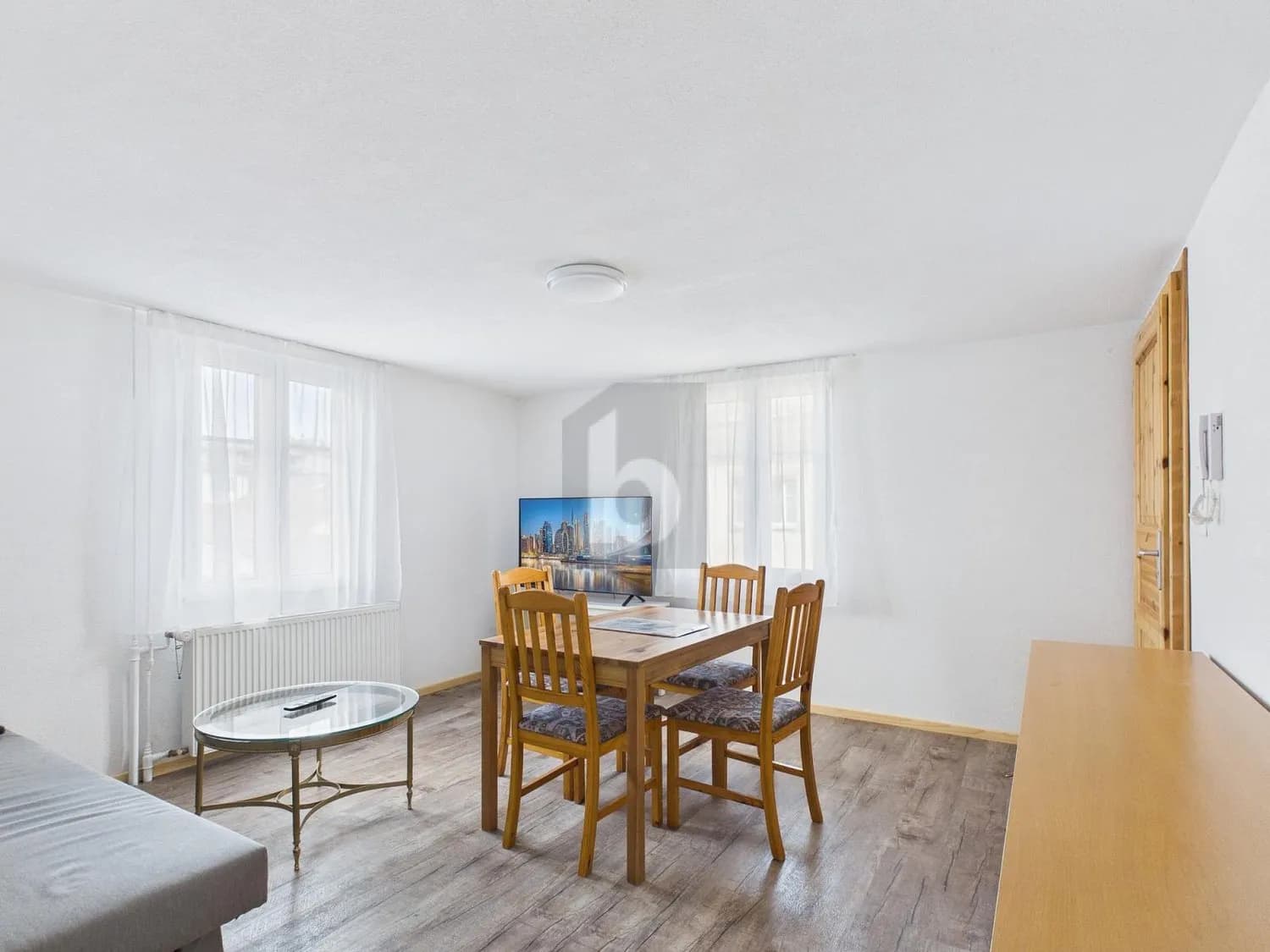 RENOVIERT UND MÖBLIERT MIT FLEXIBLER MIETDAUER