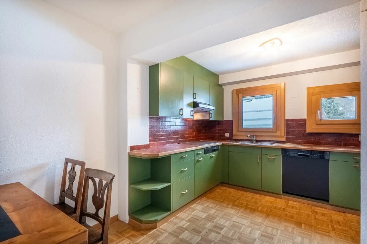 Hochwertige 4.5-Zimmer-Wohnung an ruhiger Toplage in La Punt Chamues-ch