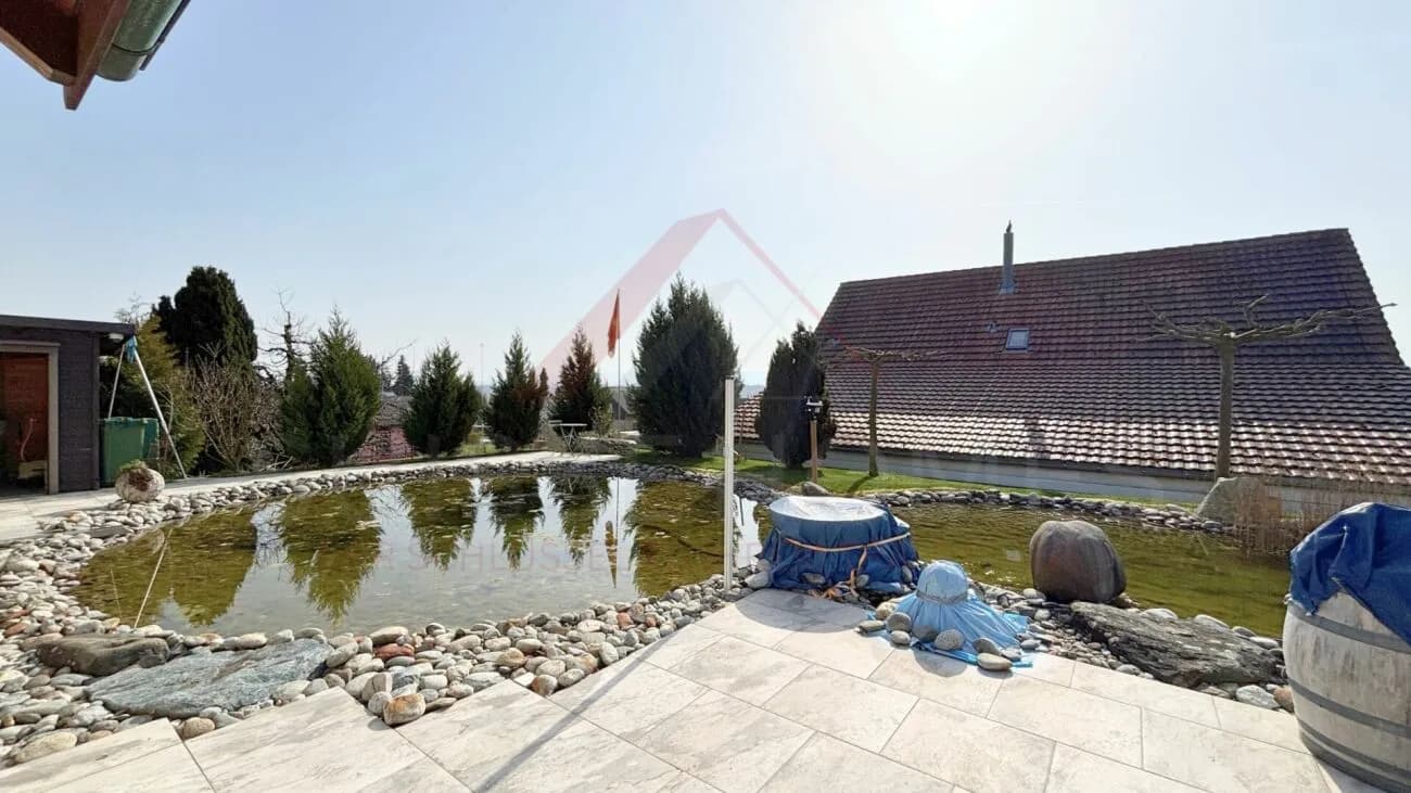 Gepflegtes Einfamilienhaus mit idyllischem Garten im Seeland