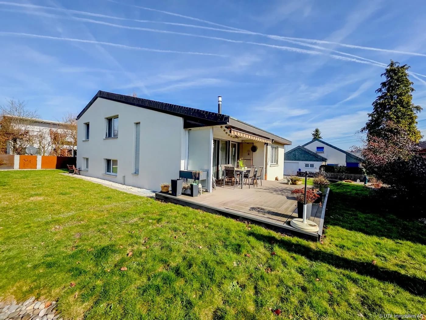 Freistehendes Einfamilienhaus mit grossem Garten