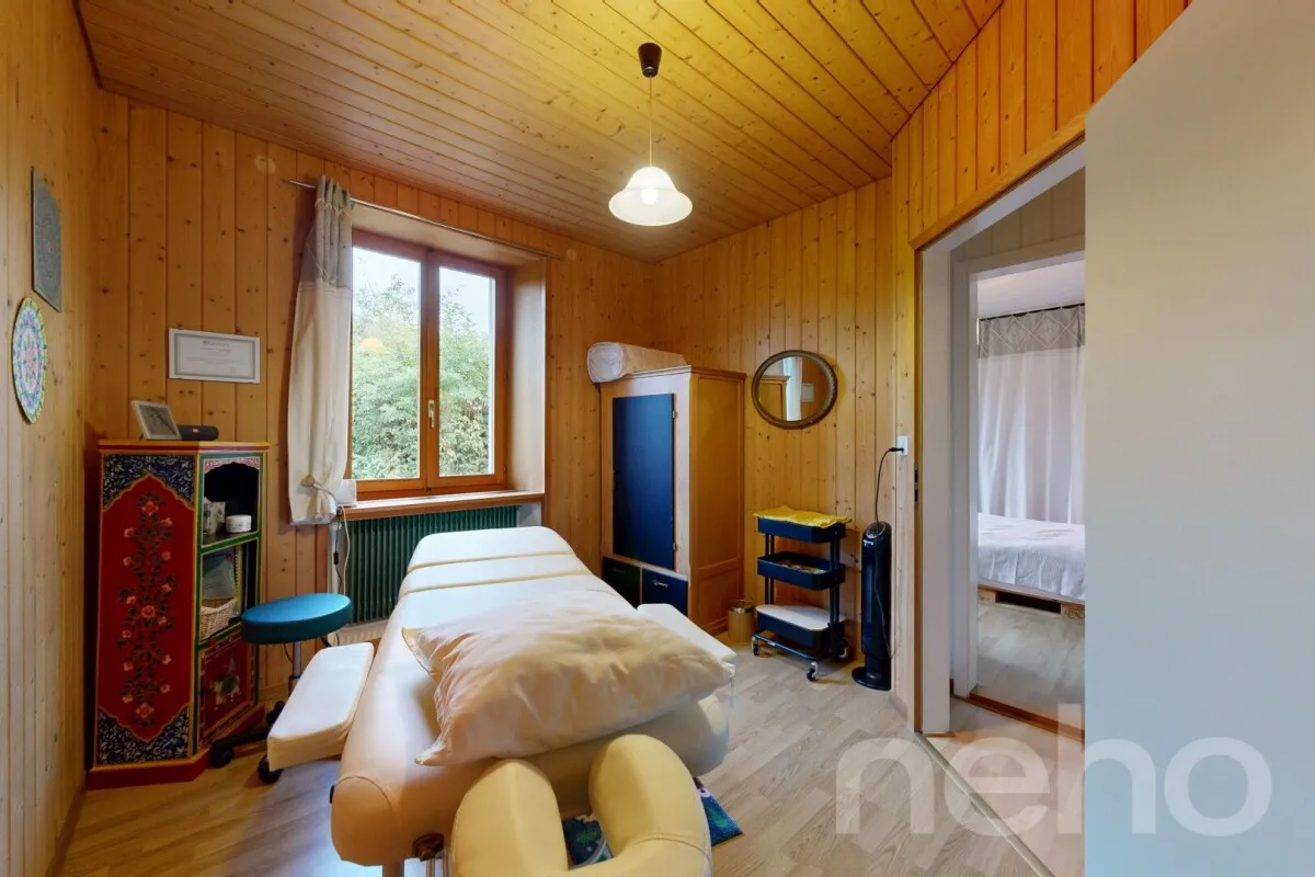 Maison familiale Atypique Rénovée avec jardin et garage indépendant