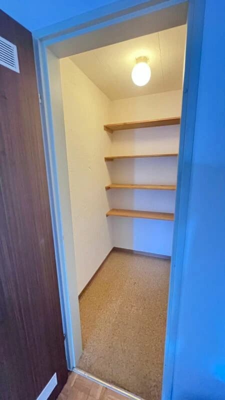 Schöne helle 3 1/2 Zimmer Wohnung