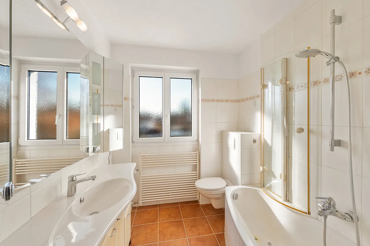 Charmantes Reiheneckhaus - Familienleben mit Garten mitten in Riehen