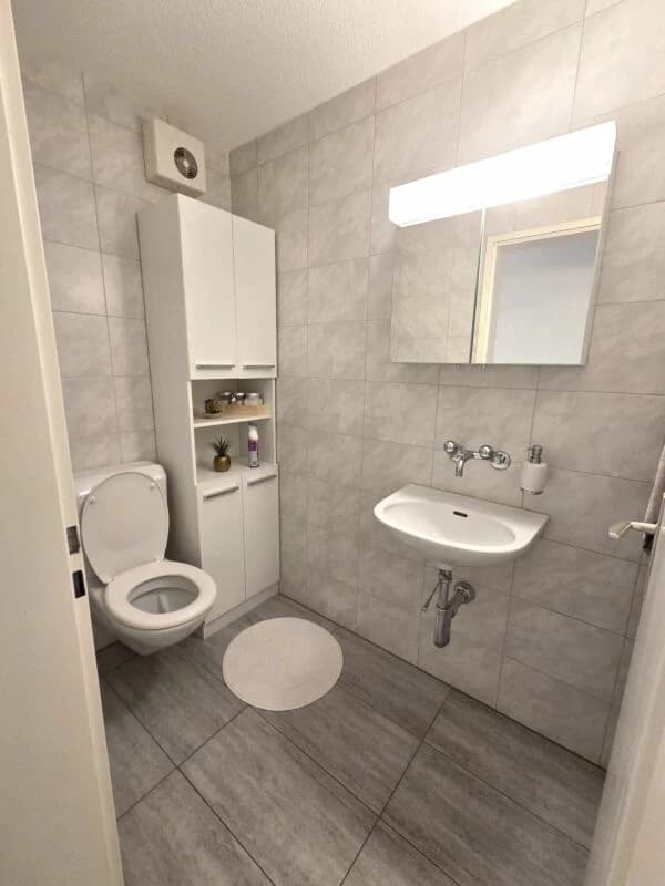 Zu verkaufen im Zihlackerring 13 in Turbenthal grosse 4.5 Zi.-Wohnung. Nur 2 Gehminuten bis ÖV.