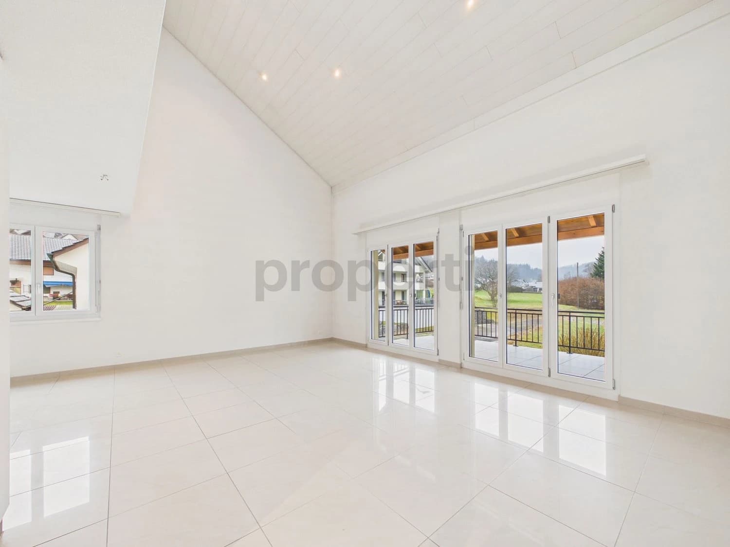 Modern 4.5-Zimmer-Maisonette mit Balkon, Teufenthal