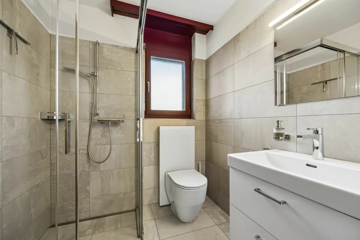 4.5-Zimmer-Wohnung mit Balkon und Cheminée in Seenähe