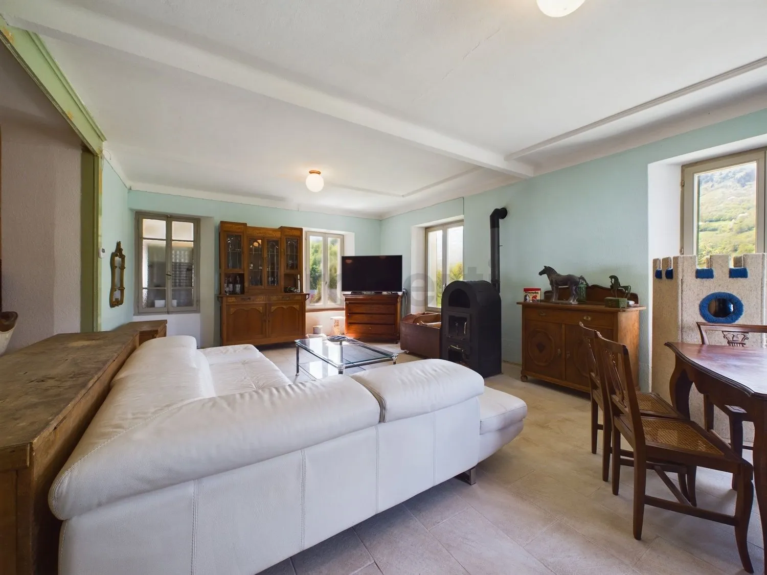 Pittoresca casa plurifamiliare con terreno nel cuore della Val di Blenio / Malvenfarbiges Mehrfamilienhaus mit Grundstück im Herzen des Bleniotals