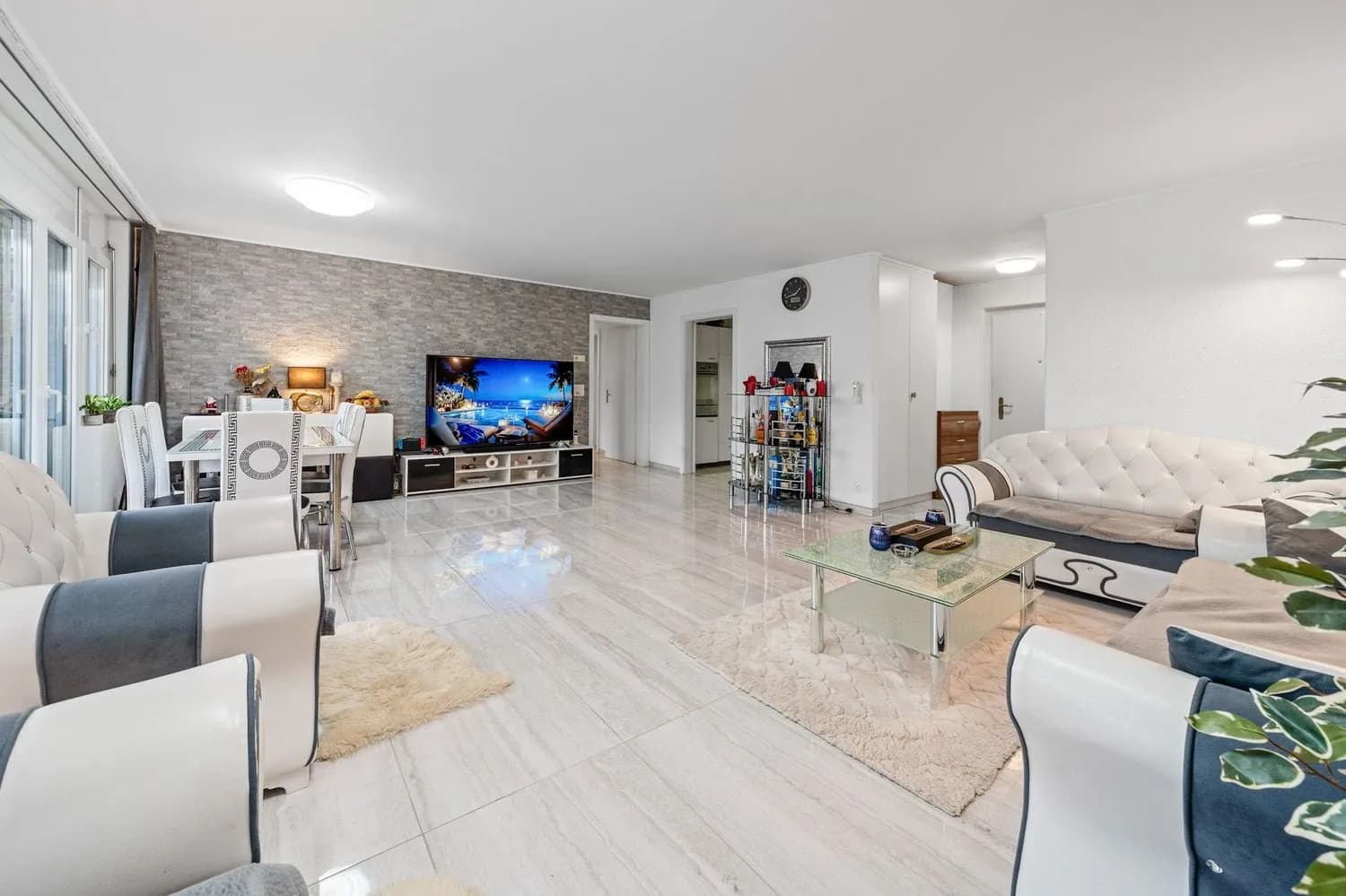 Greppen: 5.5-Zimmer-EG-Wohnung mit 35 m² Terrasse kaufen