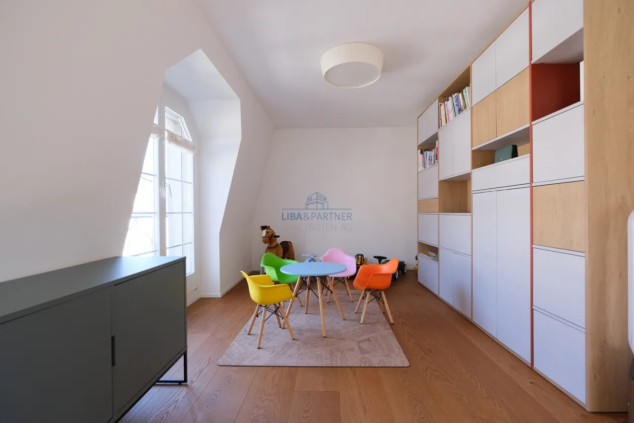 Stilvoll saniert & voller Charme - Exklusive Attikawohnung im Gellert