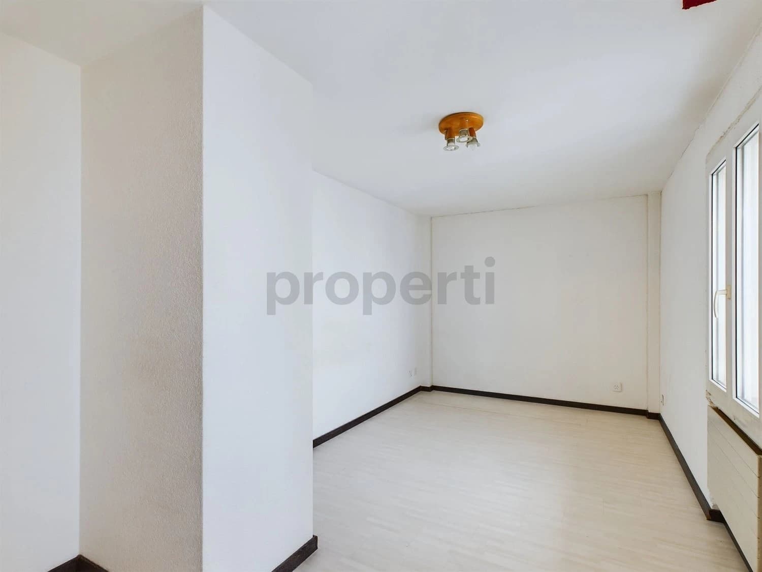 Exklusives Einfamilienhaus in ruhiger Waldrandlage mit Seesicht und Garten