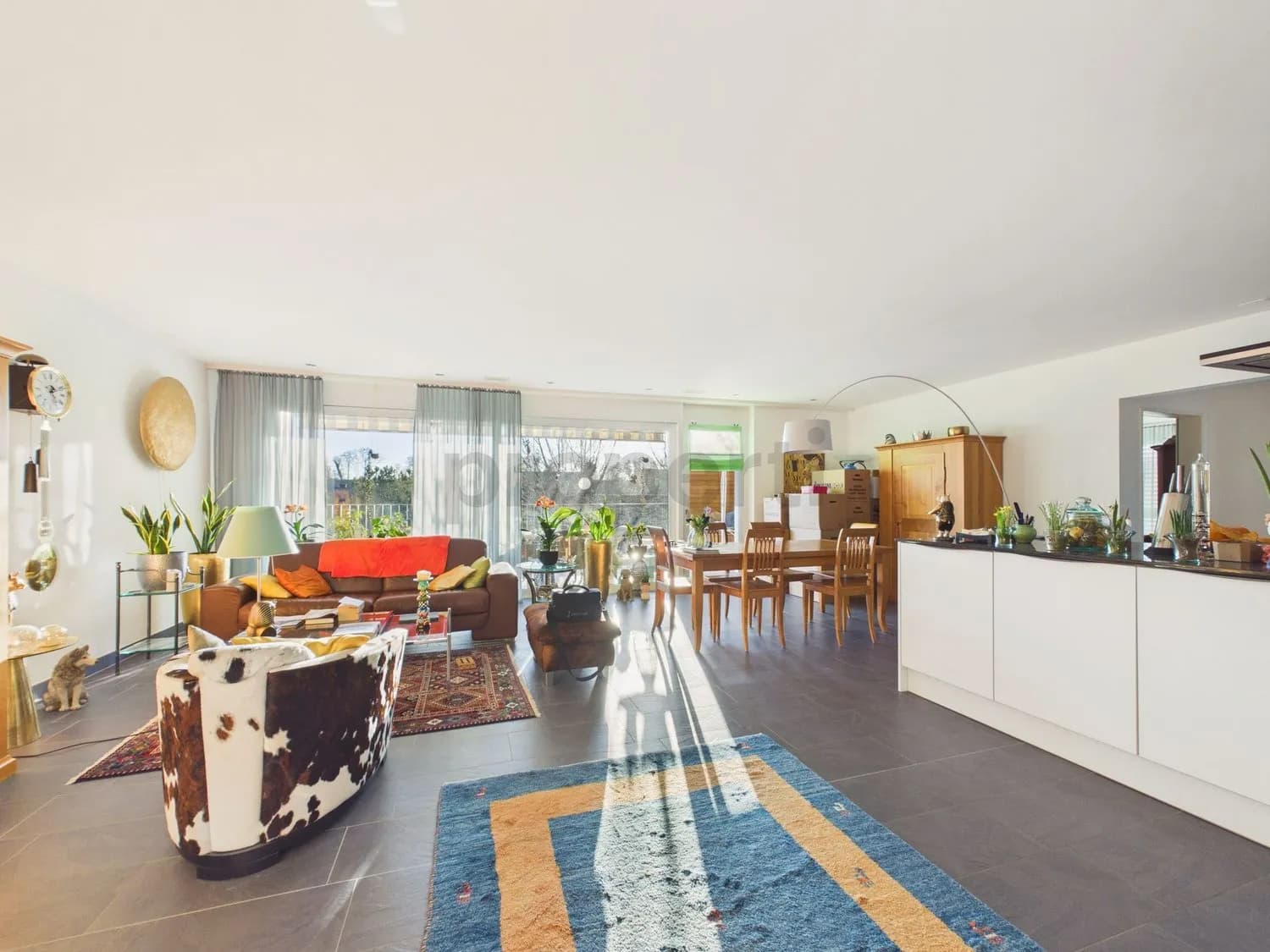 Moderne 4.5-Zimmer-Wohnung mit Balkon, Dachsen