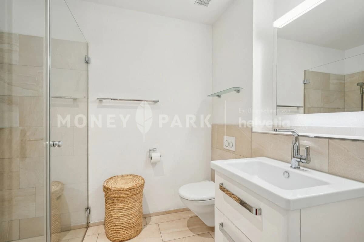 Charmante 2.5-Zimmer-Gartenwohnung mit riesigem Privatgarten