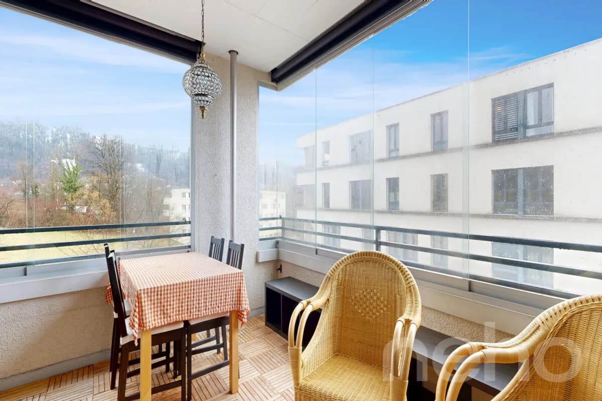 Moderne 3.5-Zimmer-Wohnung mit Westbalkon und zwei Tiefgaragenplätzen