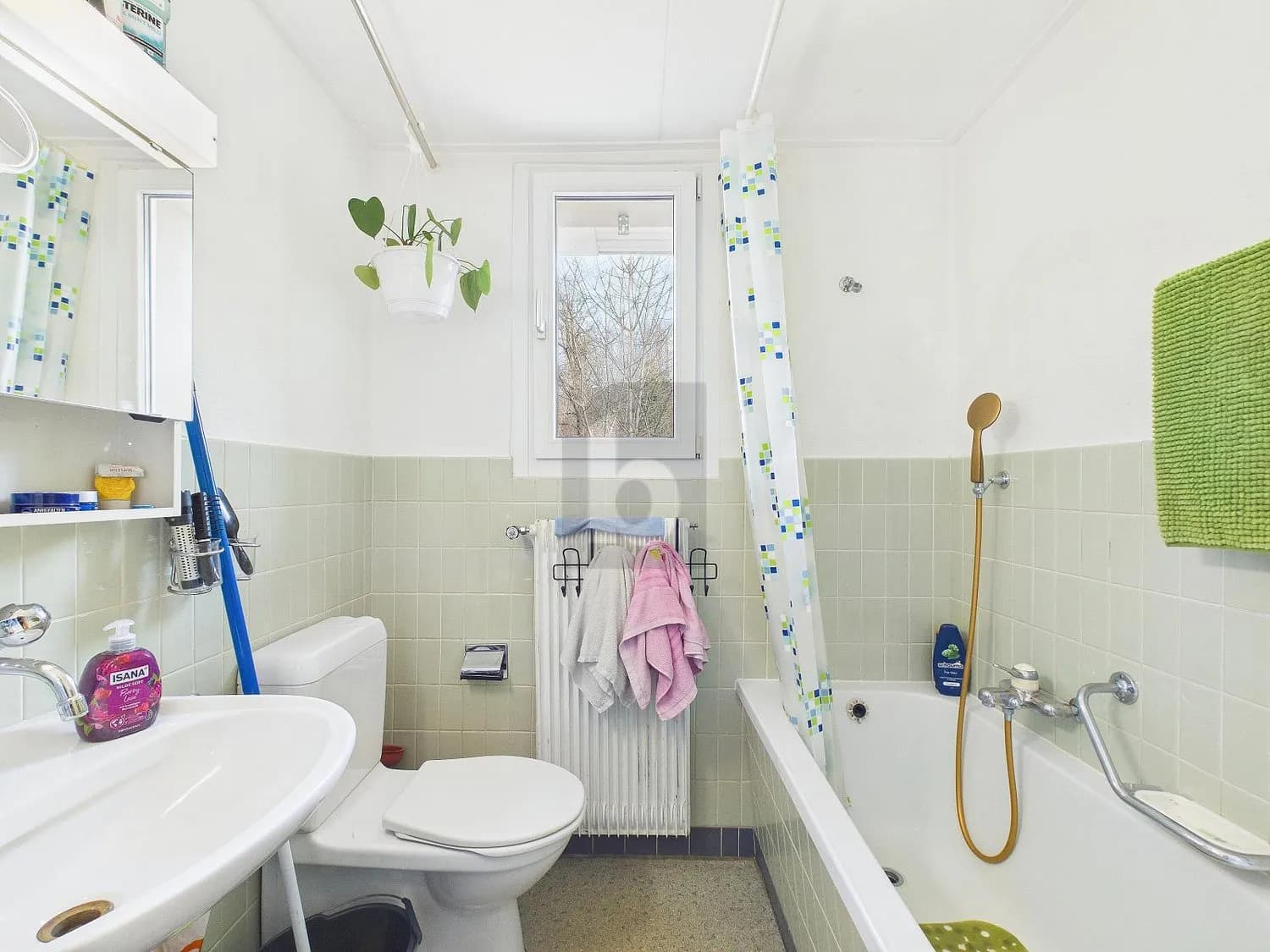 ATTRAKTIVES RENDITEOBJEKT MIT GARAGEN