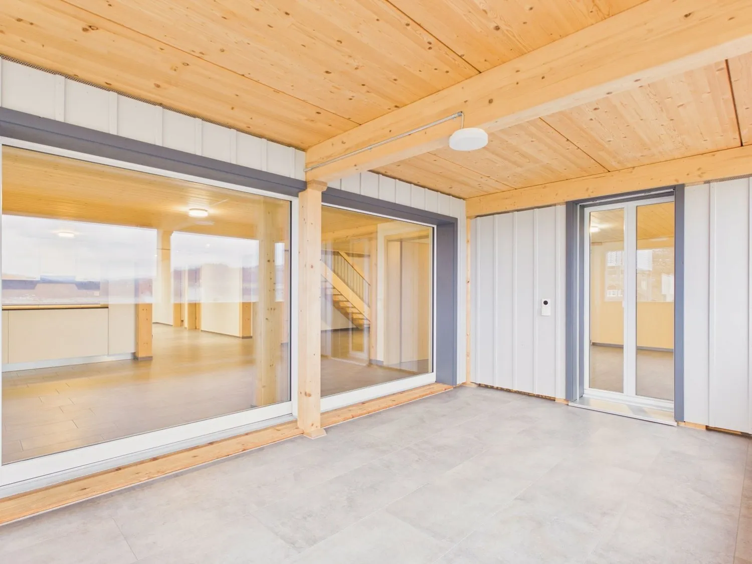 Neue 6-Zimmer Wohnung in Thurnen