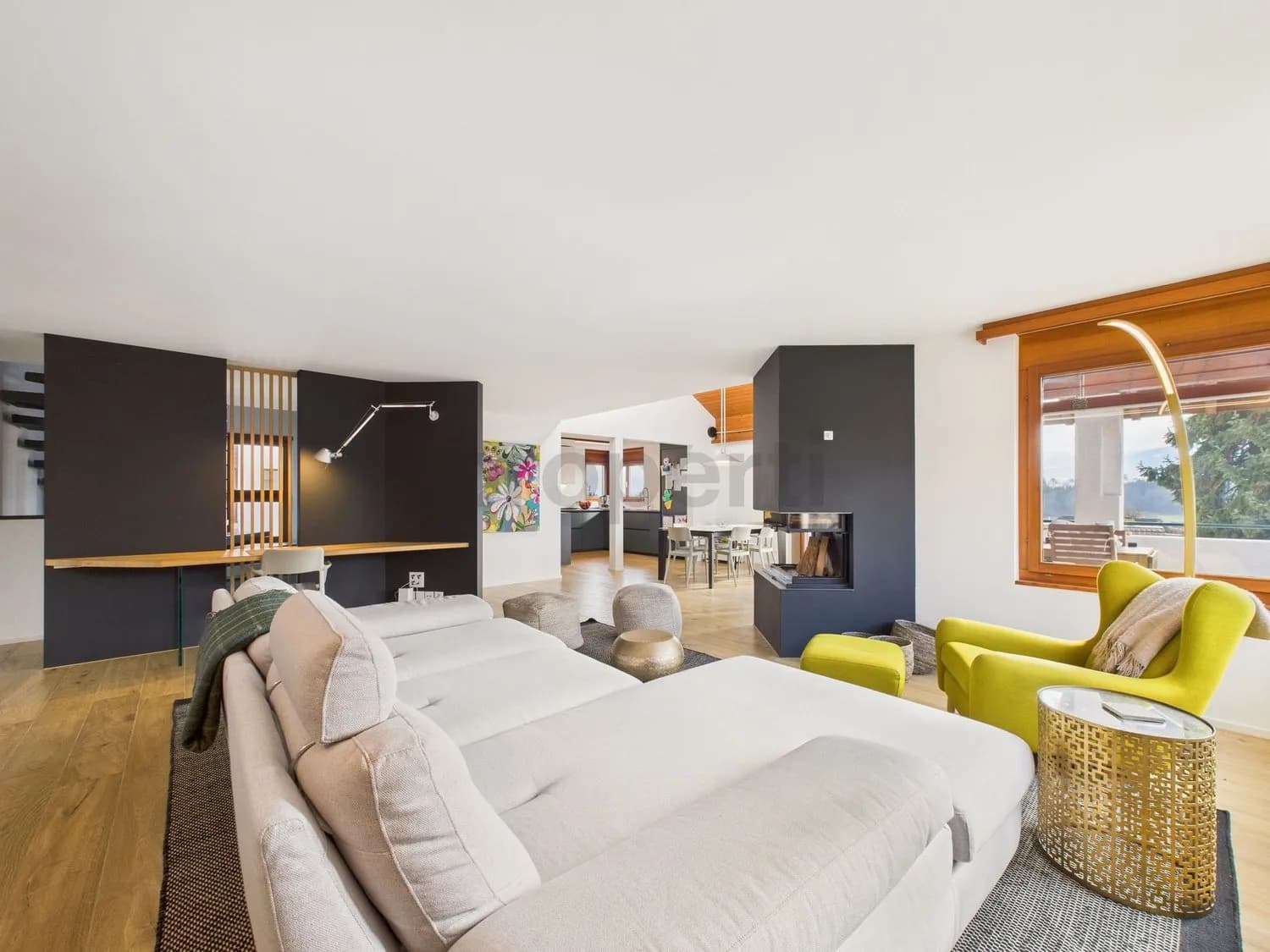 Modernes 9-Zimmer Einfamilienhaus mit Garten in Hombrechtikon